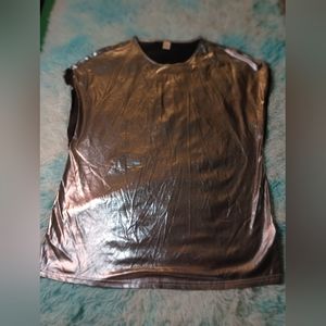 Men's shiny metallic tank top